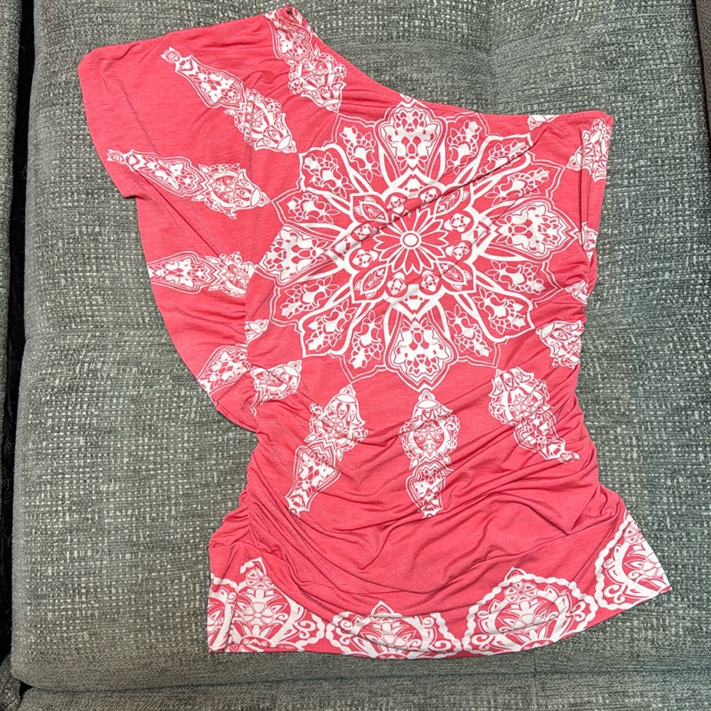 One shoulder top size small